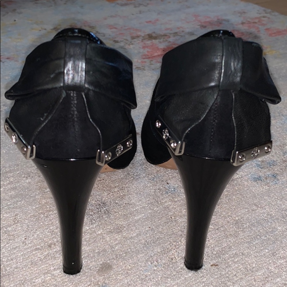 Shoes - Picture 3 of 9